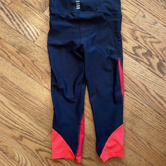 Under Armour Compression Capris - Picture 5 of 5